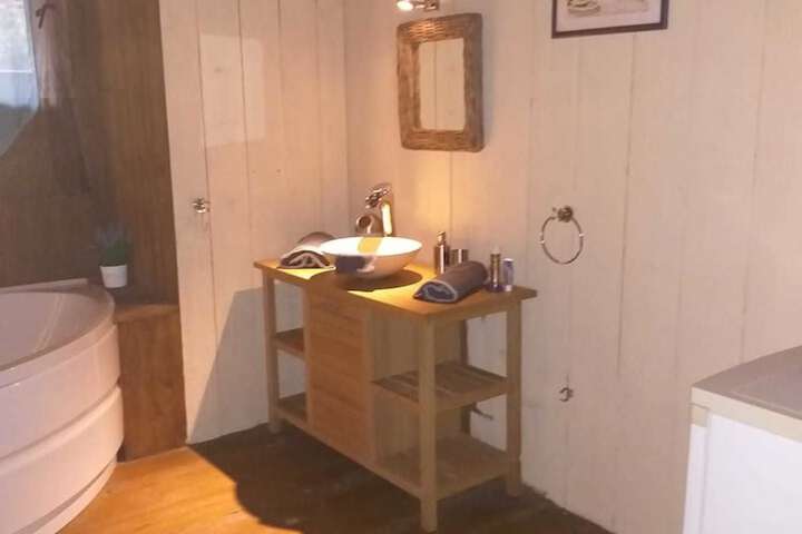 Room 17 of 24