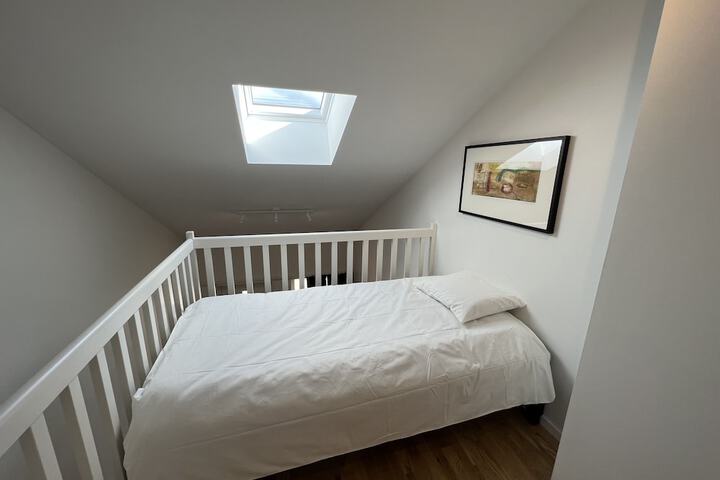 Room 8 of 38