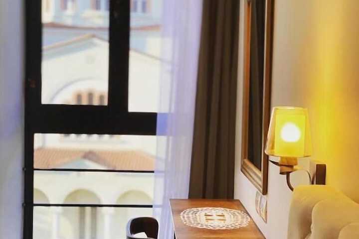 Room 52 of 114