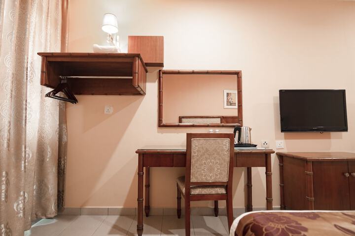 Room 8 of 30