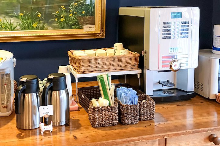 Breakfast/Coffee Service 13 of 40