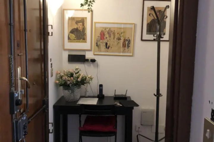 Room 7 of 11