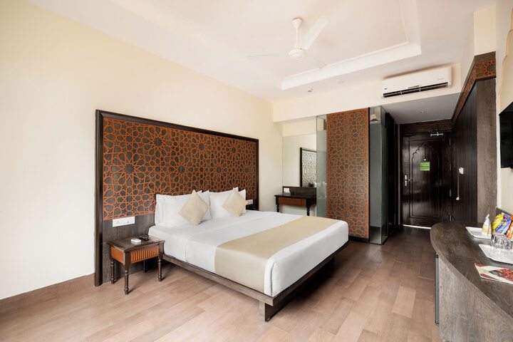 Room 10 of 34