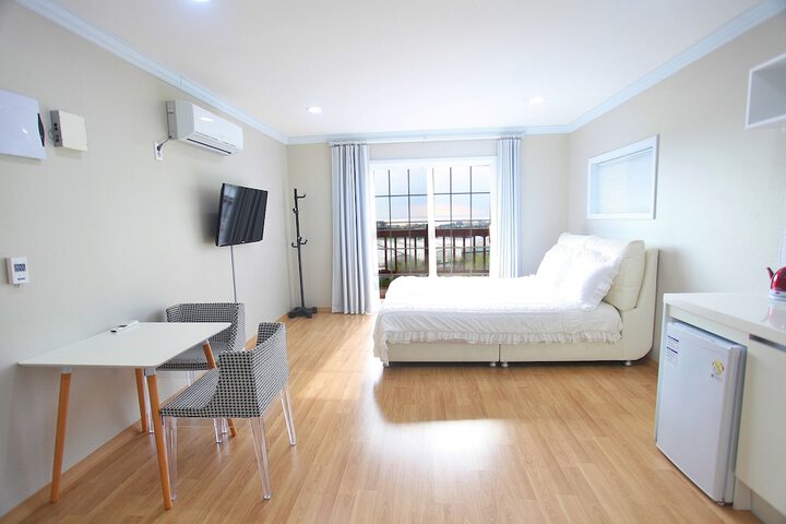 Room 16 of 73
