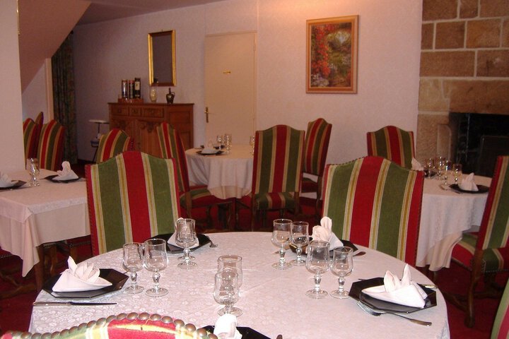 Dining 26 of 39
