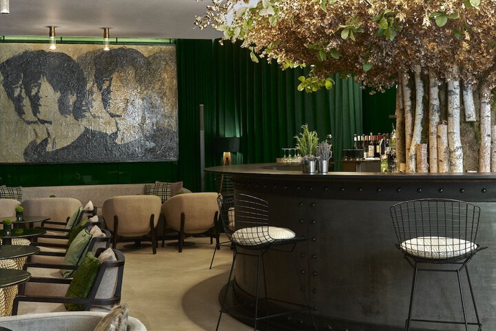 Lounge 222 of 241