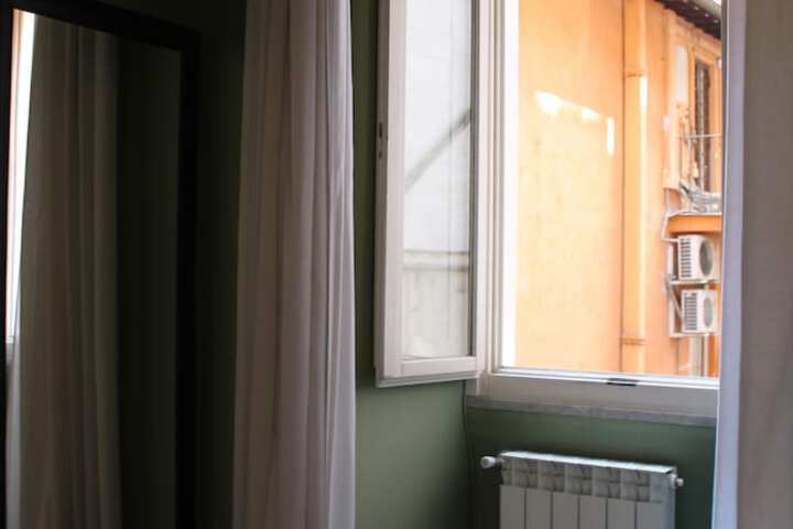 Room 27 of 62