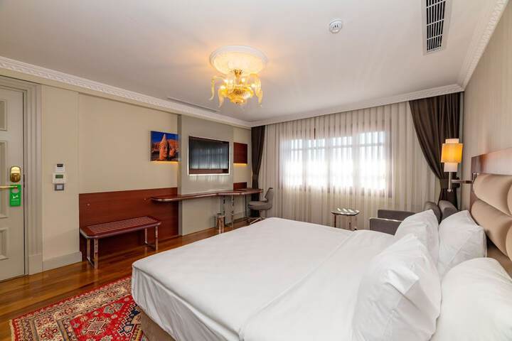 Room 31 of 102
