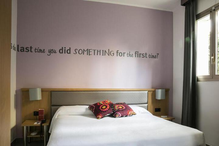 Room 4 of 5