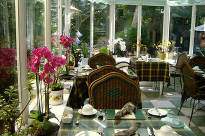 Dining 20 of 20