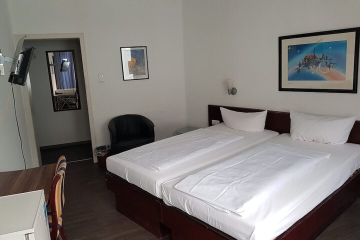Room 21 of 94
