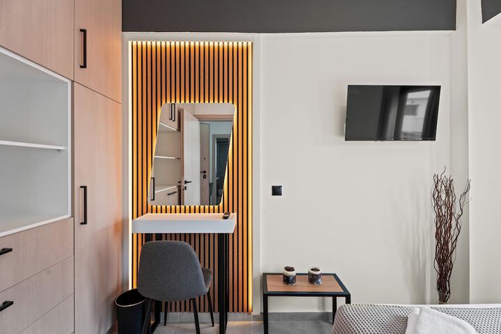 Room 5 of 43