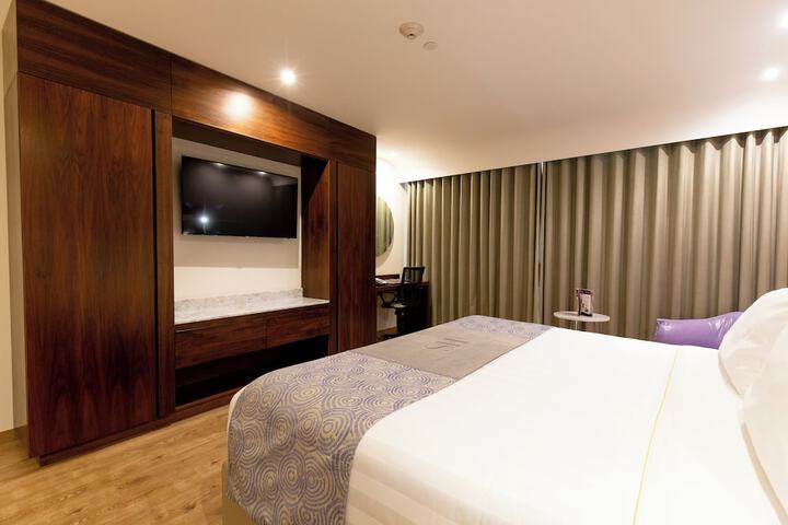 Room 9 of 31