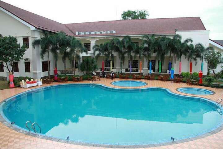 Pool Hotel