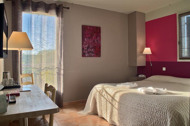 Room 3 of 44