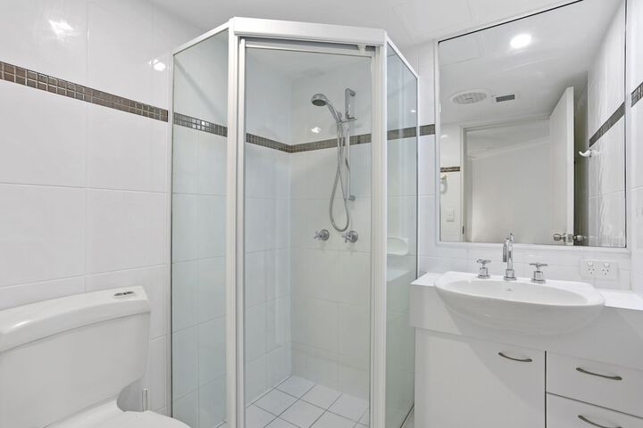 Room 28 of 48