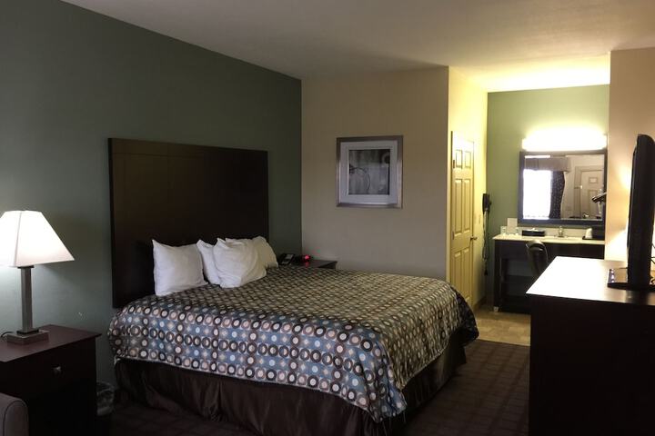 Room 6 of 40