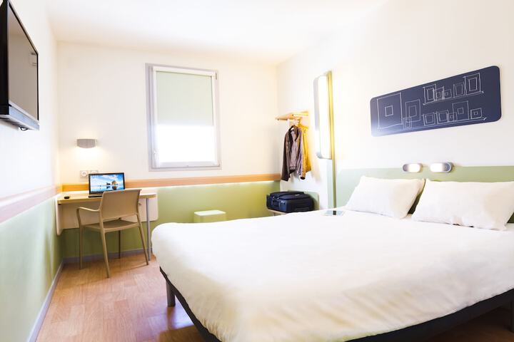 Room 3 of 39