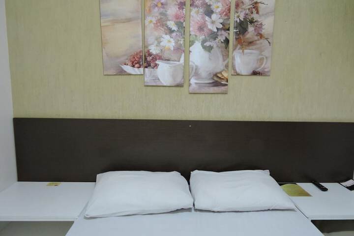 Room 25 of 65