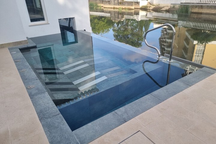 Pool 16 of 23