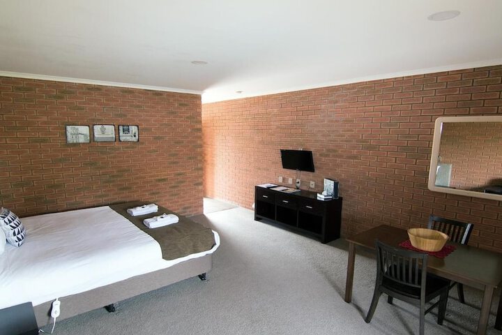 Room 13 of 61