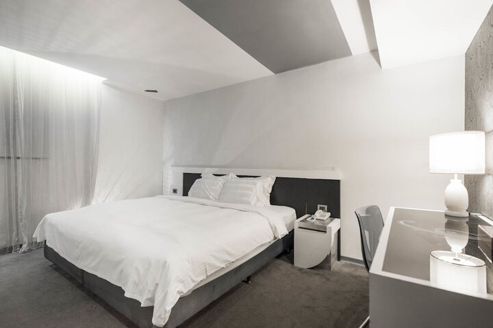 Room 29 of 64