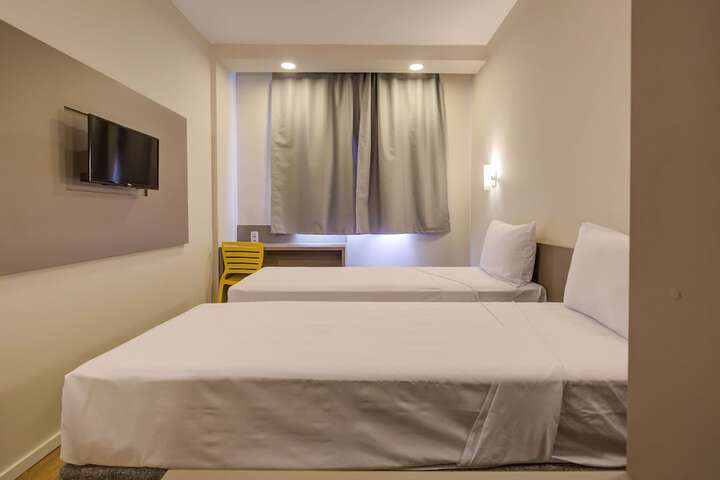 Room 10 of 40