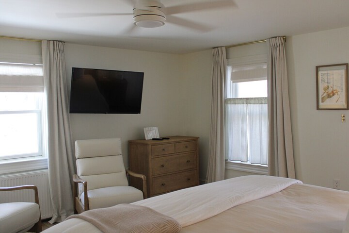 Room 35 of 73