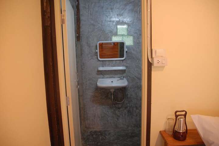Room 15 of 34