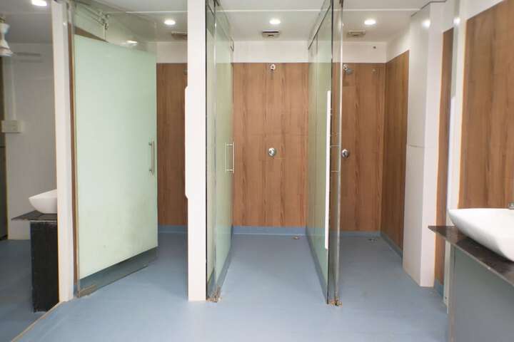 Room 25 of 29
