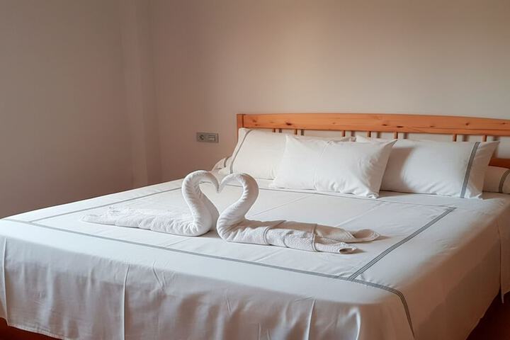 Room 5 of 17