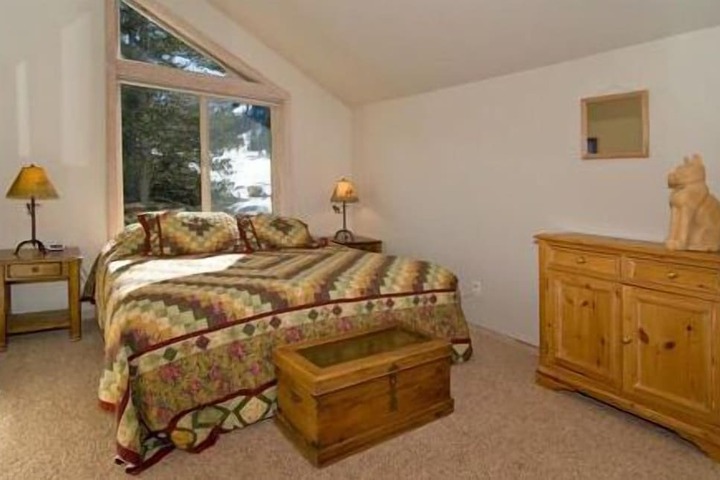 Room 13 of 190