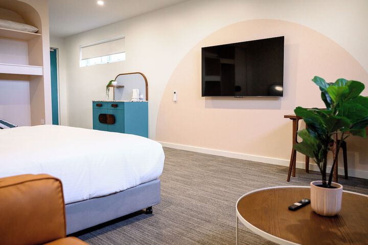 Room 3 of 18