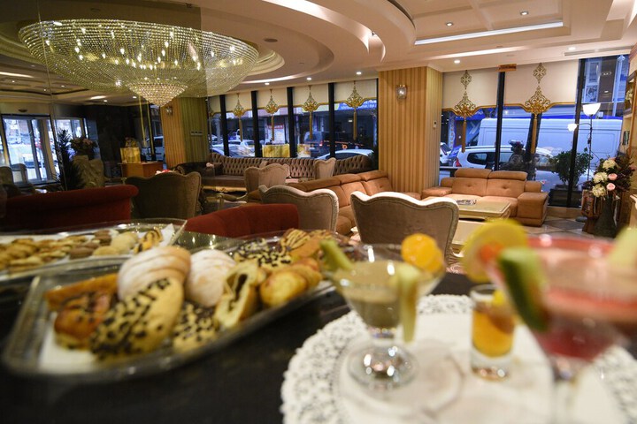 Lounge 57 of 70