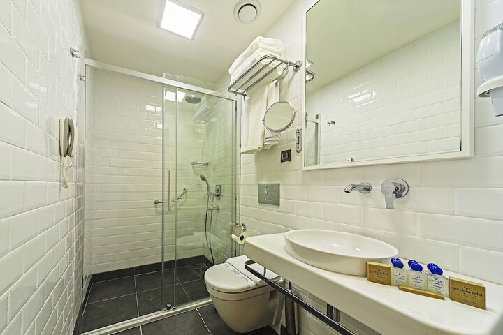 Bathroom Interior Photo