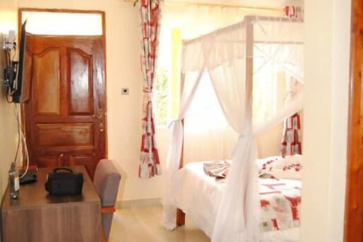 Room 13 of 54