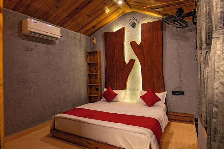 Room 10 of 27