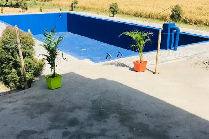 Pool 17 of 24