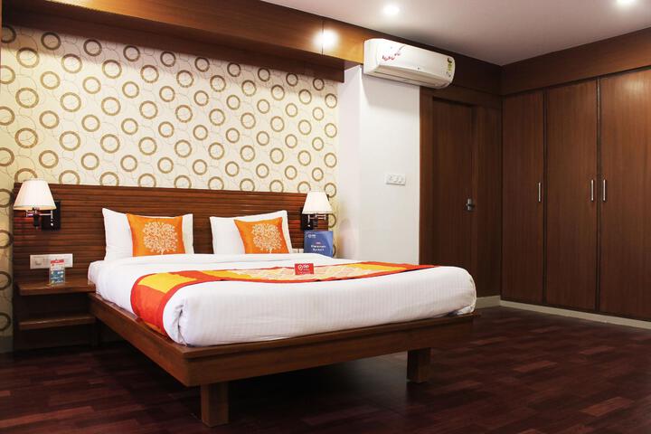 Room 6 of 10