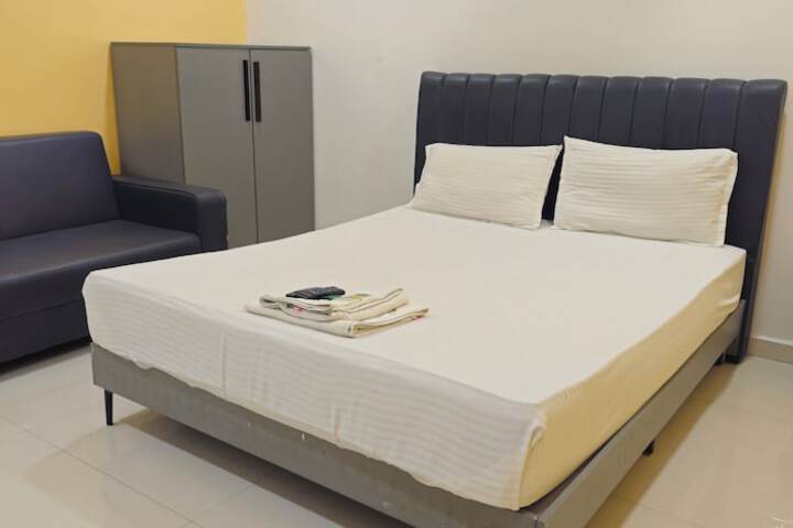 Room 9 of 22