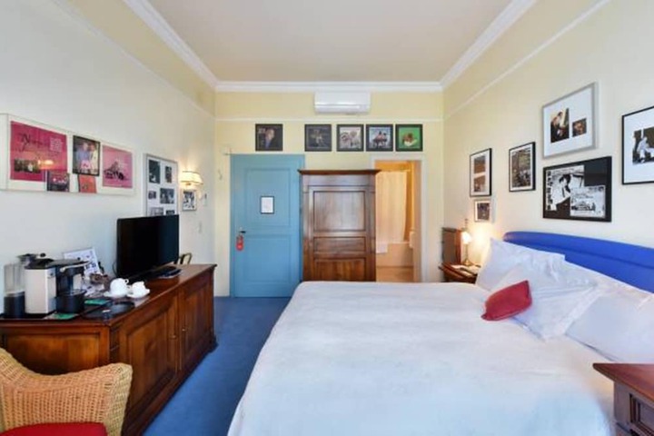 Room 33 of 86