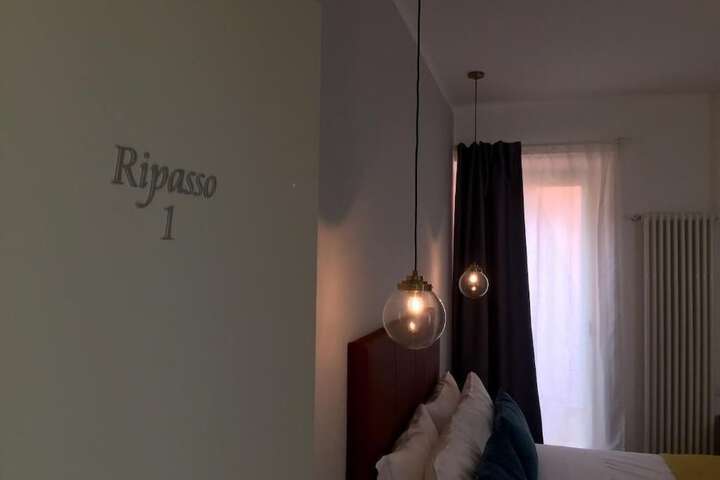 Room 3 of 32