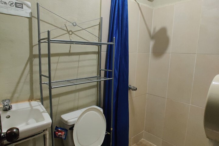Room 32 of 48