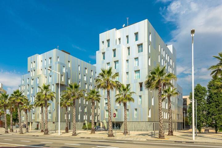 Homearound Rambla Suite & Pool