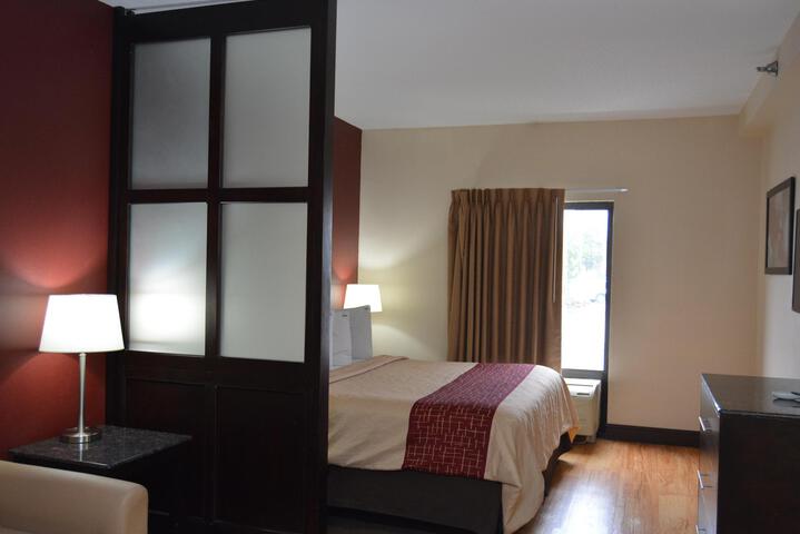 Superior King Bed (9 of 10)