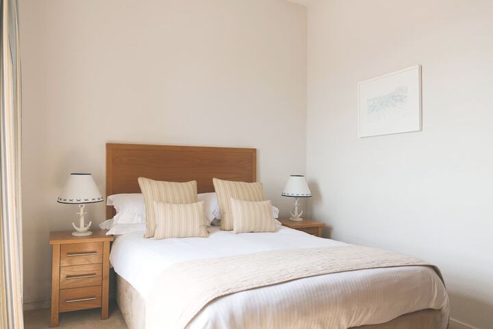 Room 3 of 47
