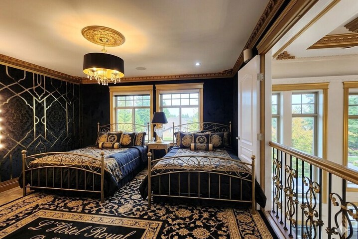 Room 43 of 131