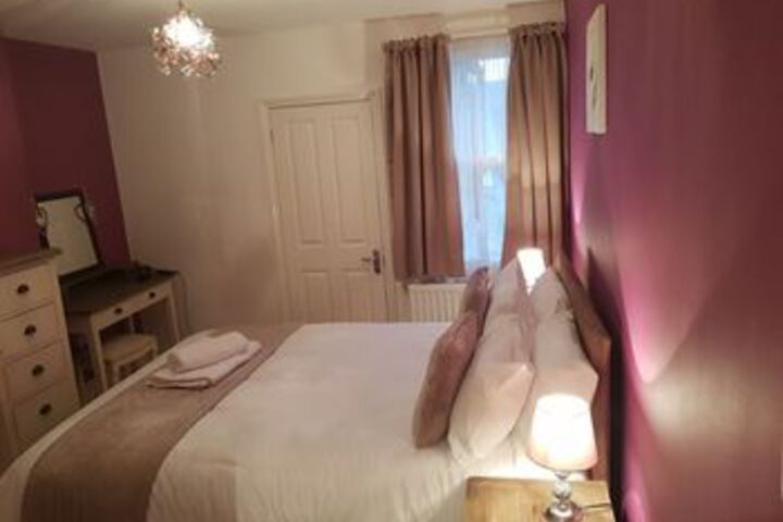 Room 5 of 13
