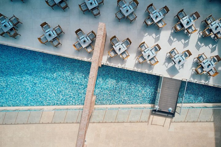 Pool 50 of 125