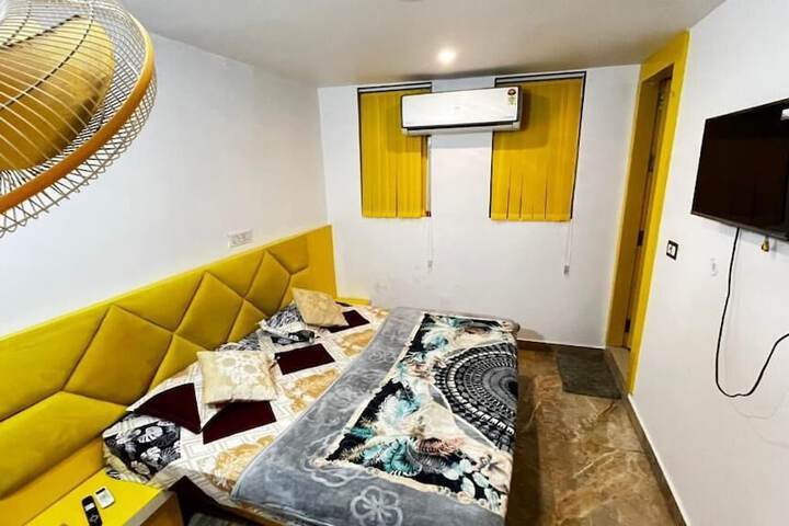 Room 9 of 43